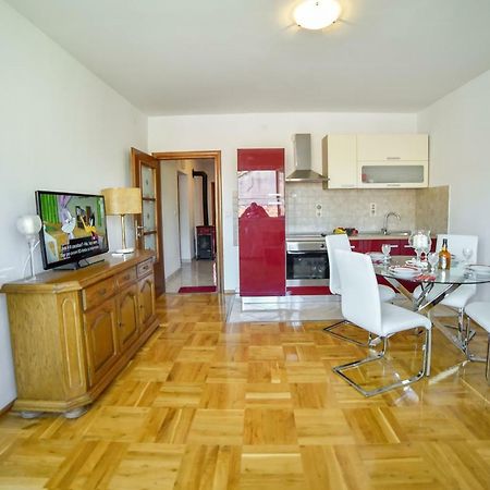 Apartment Ines Sinj Eksteriør billede