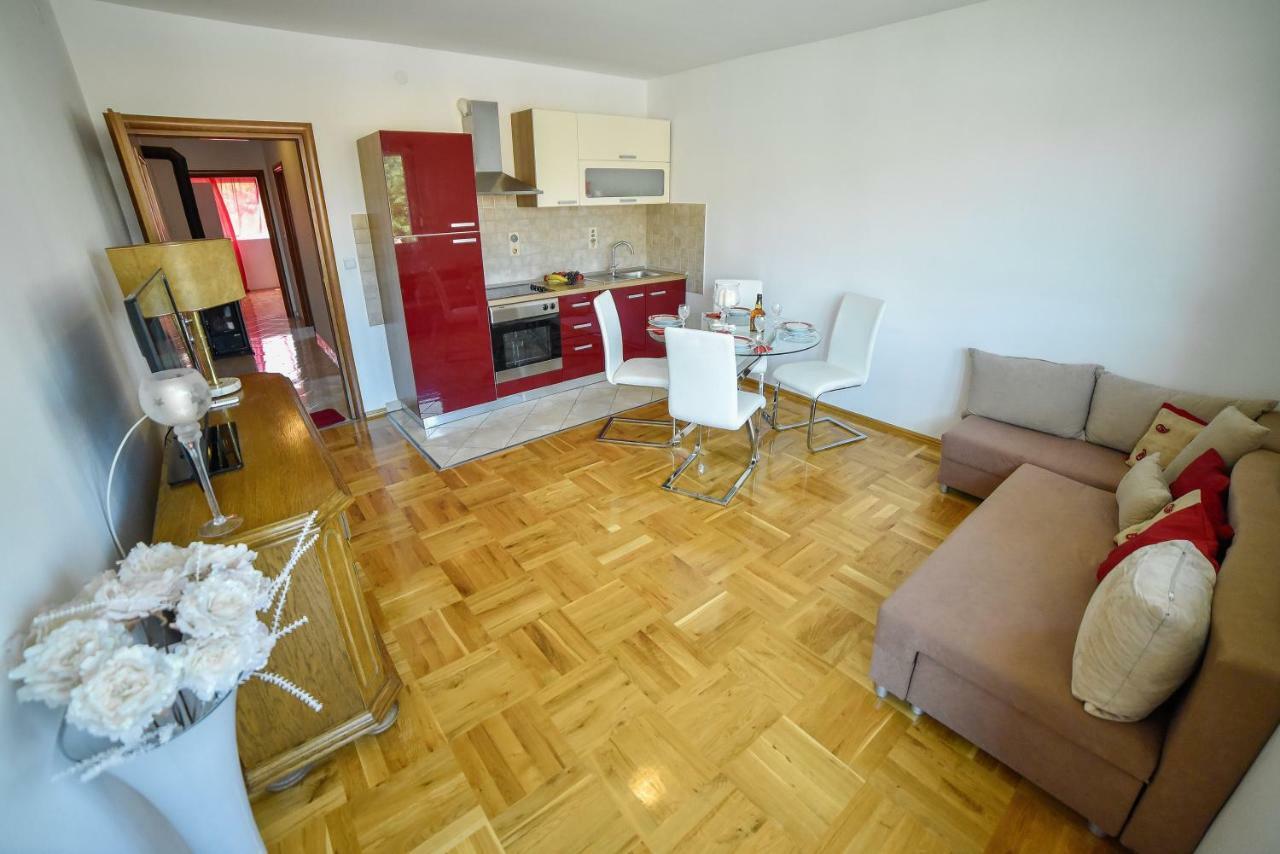 Apartment Ines Sinj Eksteriør billede