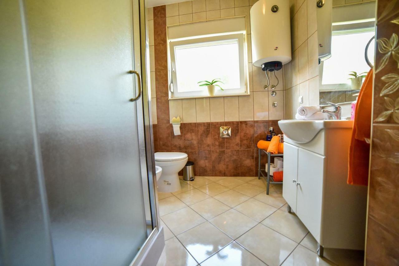Apartment Ines Sinj Eksteriør billede