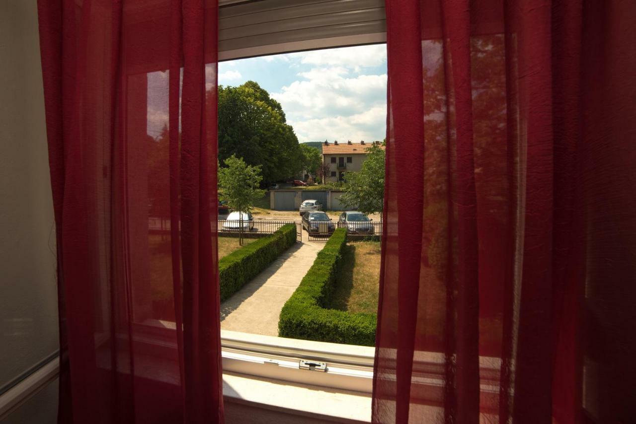 Apartment Ines Sinj Eksteriør billede