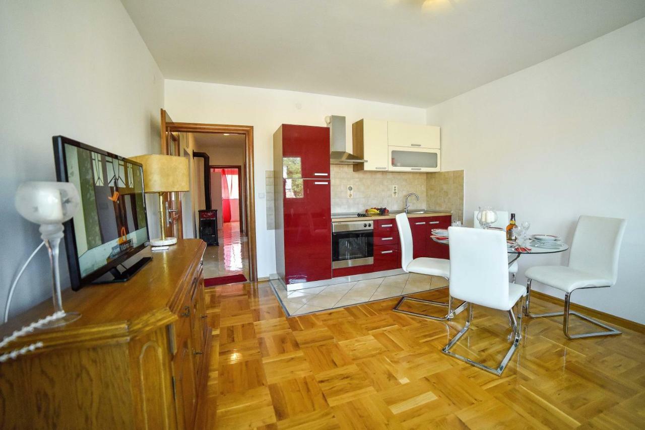 Apartment Ines Sinj Eksteriør billede