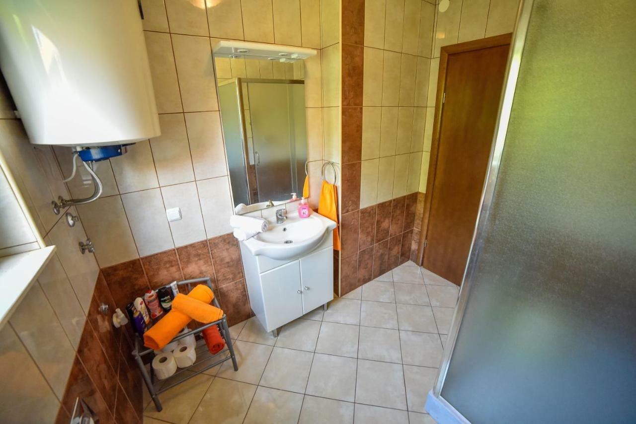 Apartment Ines Sinj Eksteriør billede